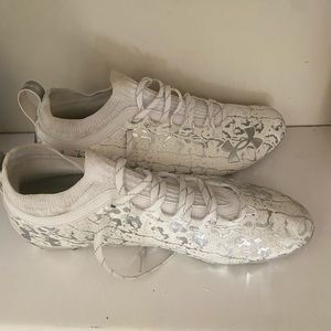 Under amour low top football cleat